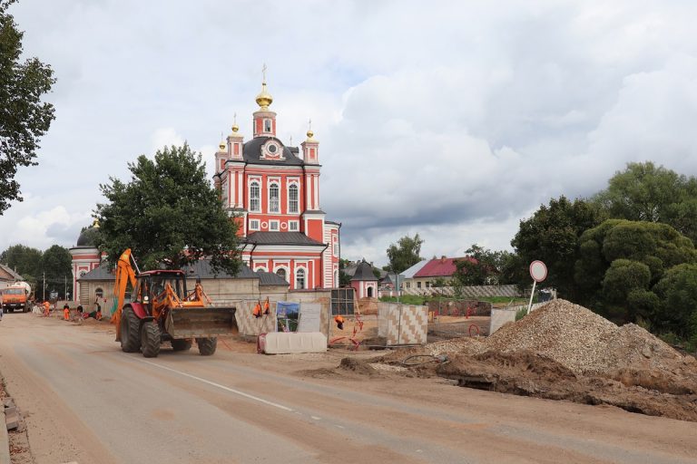 Во время массированной атаки украинских беспилотников в Торопце пострадало 13 храмов